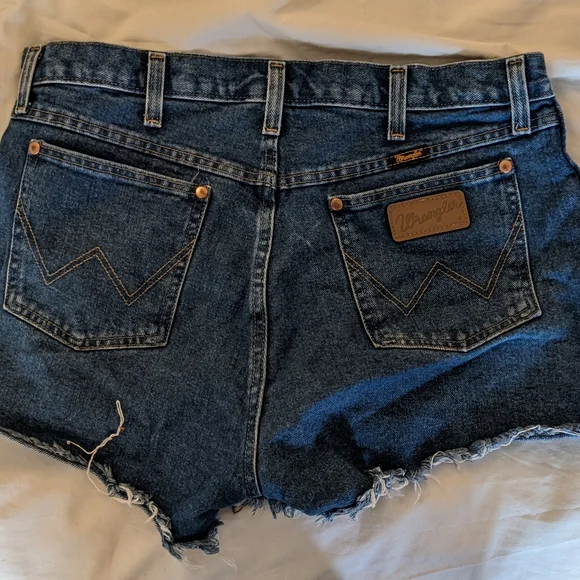 Wrangler Reworked Shorts - Picture 5 of 6